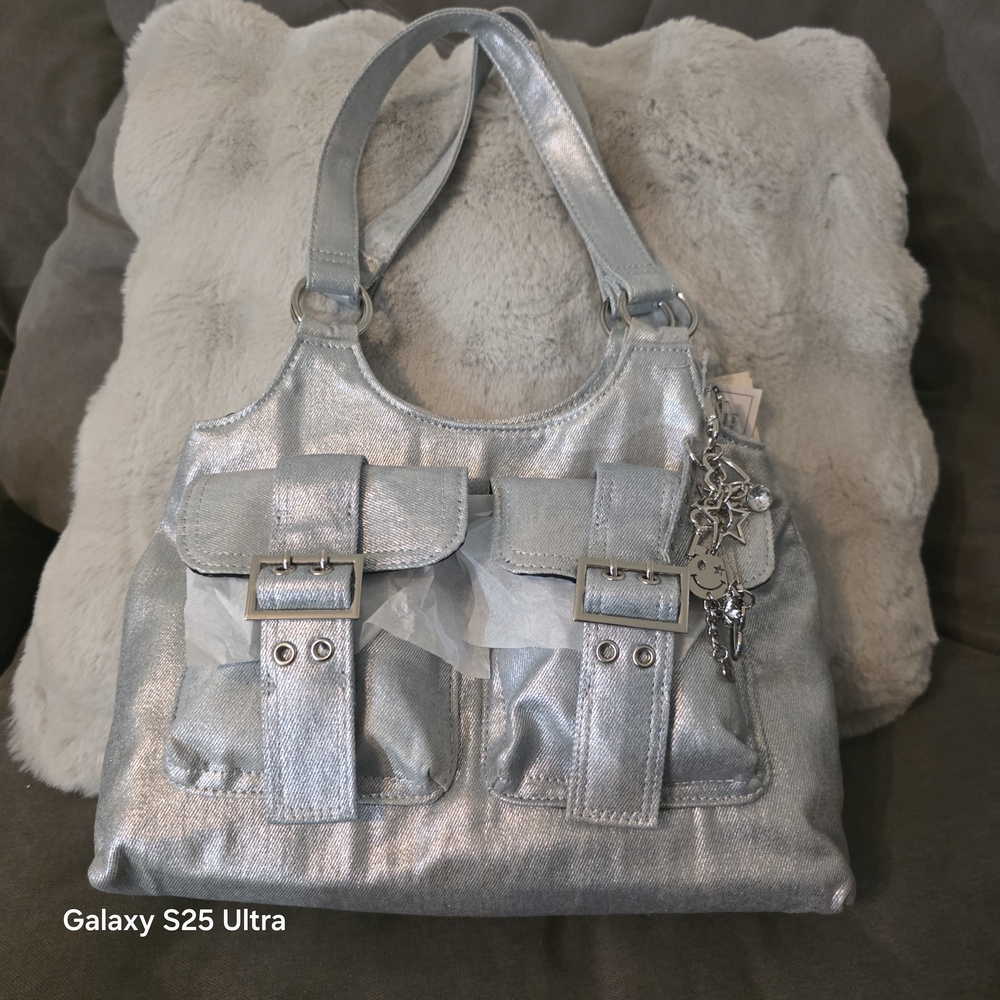 ONE/SIZE Metallic Silver Shoulder Bag